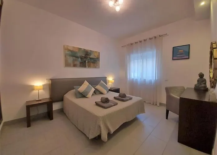 Al Baltum * Albufeira